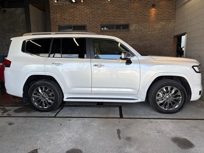 TOYOTA LAND CRUISER 300 - 3
