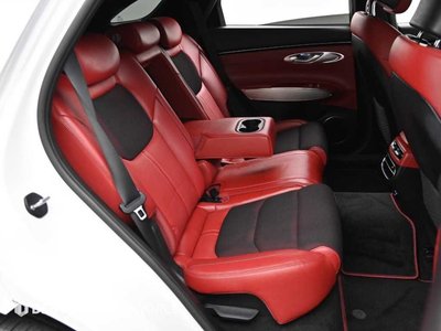 2021 Genesis GV70 — миниатюра 13