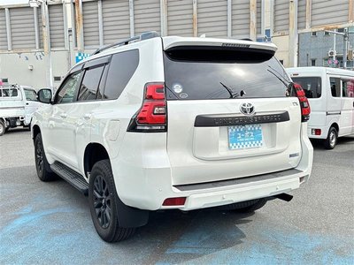 TOYOTA LAND CRUISER PRADO - 8