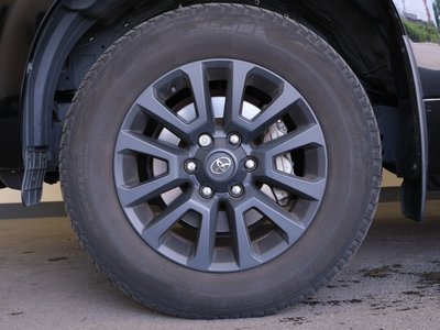 2022 Toyota LAND CRUISER PRADO — миниатюра 32