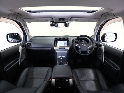 2022 Toyota LAND CRUISER PRADO — фото 10