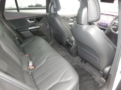 MERCEDES-BENZ EQE - 10