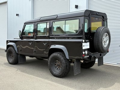 LAND ROVER DEFENDER - 7