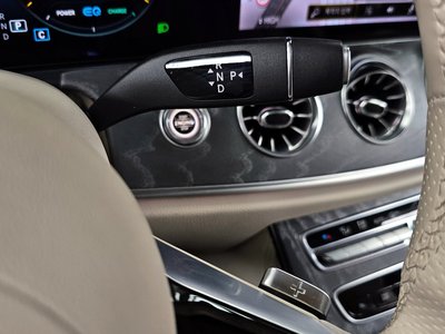 MERCEDES-BENZ E-CLASS - 9