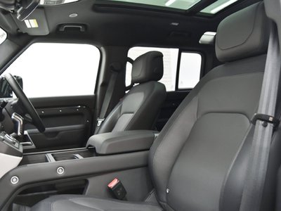 LAND ROVER DEFENDER - 9