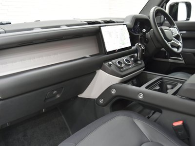 LAND ROVER DEFENDER - 10