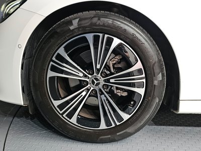 MERCEDES-BENZ E-CLASS - 6