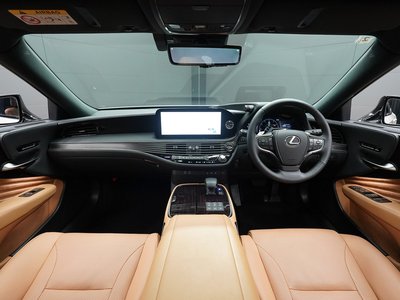 صورة 5 لـ 2024 Lexus LS