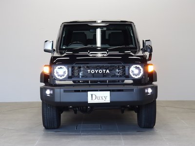 TOYOTA LAND CRUISER 70 - 9