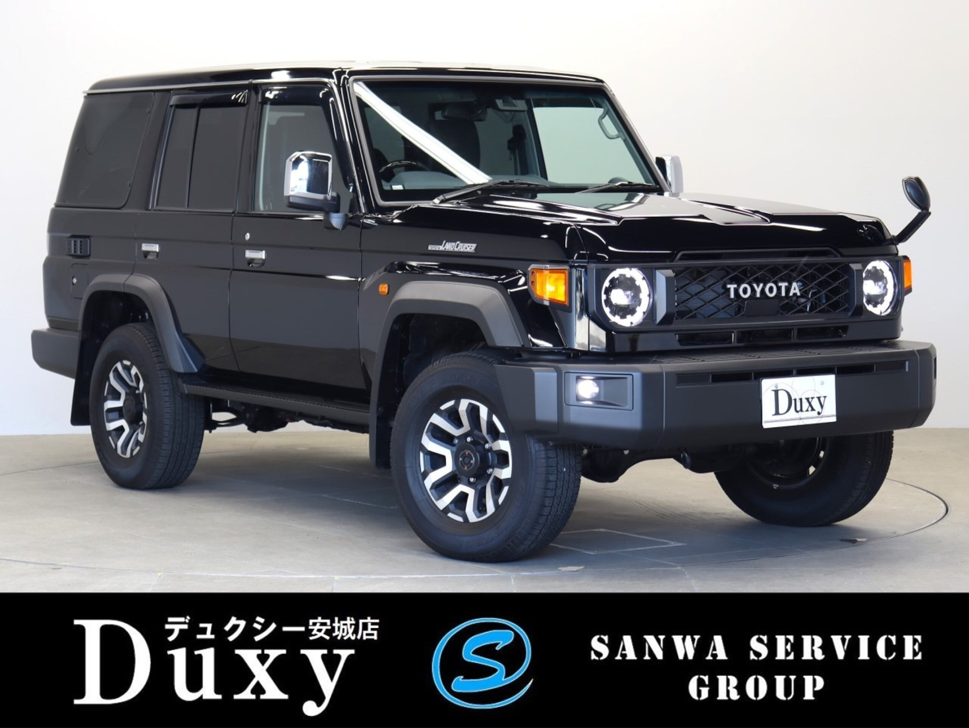 TOYOTA LAND CRUISER 70 - View 1