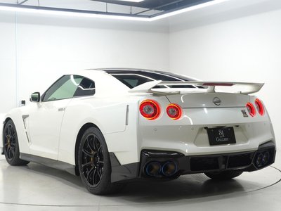 NISSAN GT-R - 8
