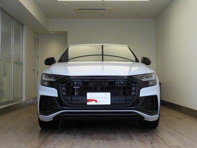 AUDI Q8 - 2
