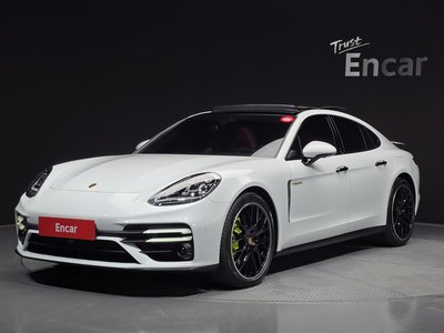 PORSCHE PANAMERA - 1