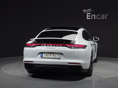 PORSCHE PANAMERA - 4