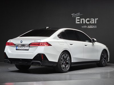 صورة 4 لـ 2025 BMW 5 SERIES