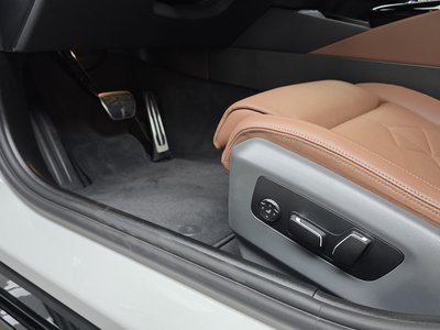 صورة مصغرة 32 لـ 2025 BMW 5 SERIES