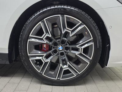 صورة 8 لـ 2025 BMW 5 SERIES
