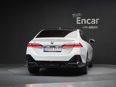 صورة 3 لـ 2025 BMW 5 SERIES