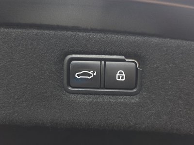 2019 Genesis G90 — миниатюра 27