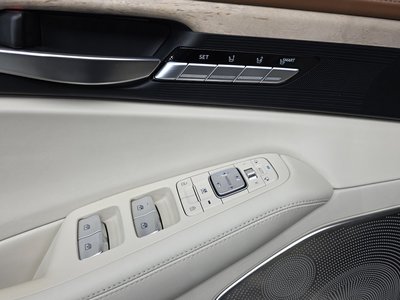 2019 Genesis G90 — миниатюра 17