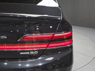 2019 Genesis G90 photo 10