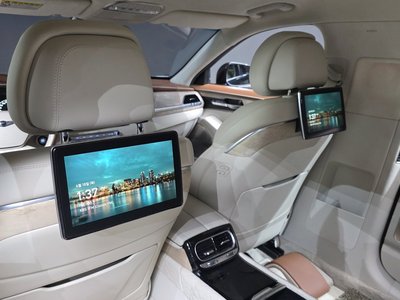 2019 Genesis G90 — миниатюра 32