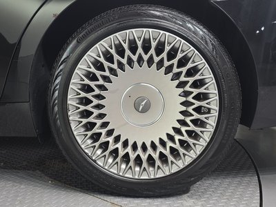 2019 Genesis G90 photo 8