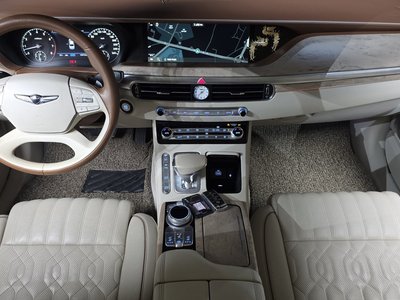 2019 Genesis G90 photo 5