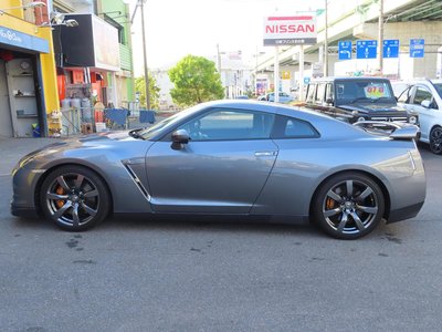NISSAN GT-R - 6