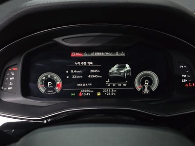 AUDI Q7 - 8