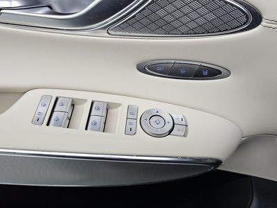 2023 Genesis GV70 — миниатюра 27