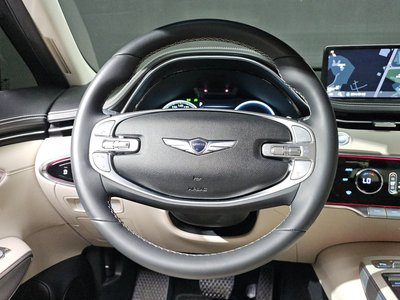 2023 Genesis GV70 — миниатюра 17