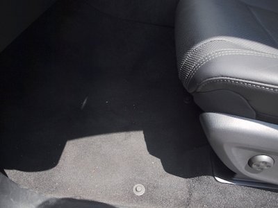 2025 Mercedes-BENZ GLE — миниатюра 16