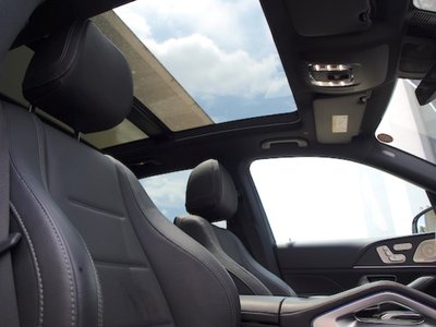 2025 Mercedes-BENZ GLE — миниатюра 30