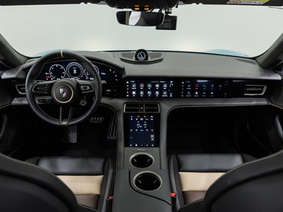 صورة 5 لـ 2025 Porsche TAYCAN