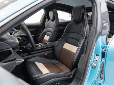 صورة 10 لـ 2025 Porsche TAYCAN