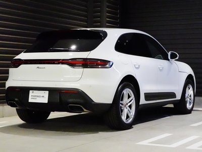 PORSCHE MACAN - 2
