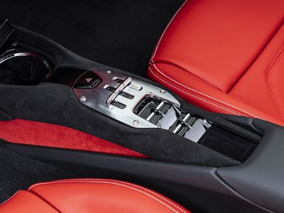 صورة مصغرة 24 لـ 2025 FERRARI 296 GTS