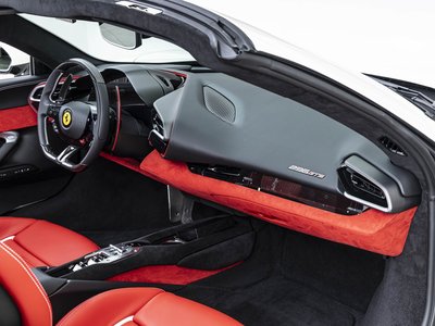 صورة مصغرة 19 لـ 2025 FERRARI 296 GTS