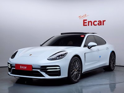 PORSCHE PANAMERA - 1