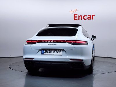 PORSCHE PANAMERA - 3