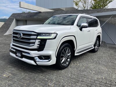 TOYOTA LAND CRUISER 300