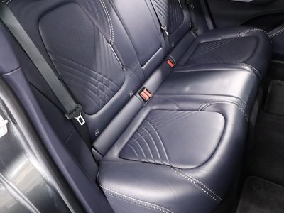 ASTON MARTIN DBX - 9