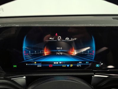 MERCEDES-BENZ GLB - 8