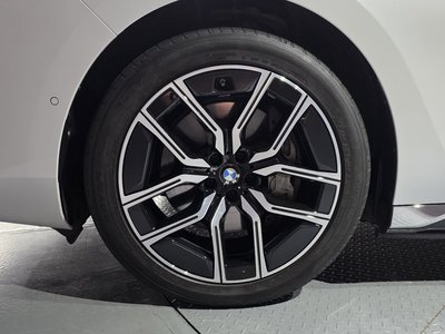 2024 BMW I7 — фото 6