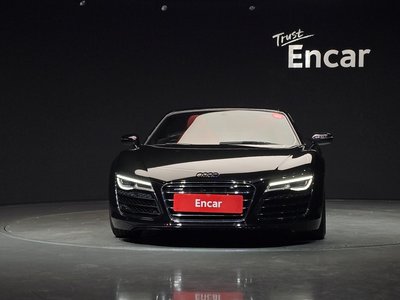 AUDI R8 - 2