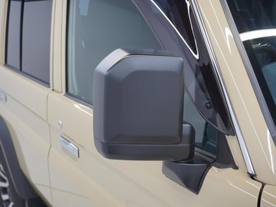 2024 Toyota LAND CRUISER 70 — миниатюра 13