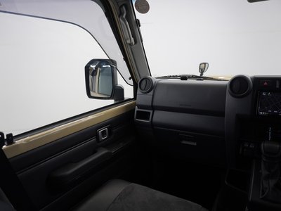 2024 Toyota LAND CRUISER 70 — миниатюра 54
