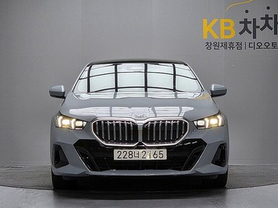 BMW 5 SERIES - 2
