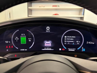 PORSCHE TAYCAN - 8